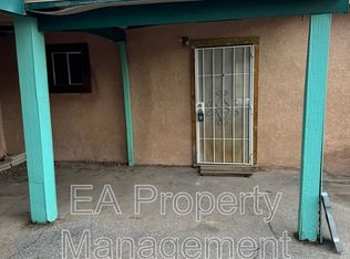 1367 Young Ave SW #B, Albuquerque, NM 87105
