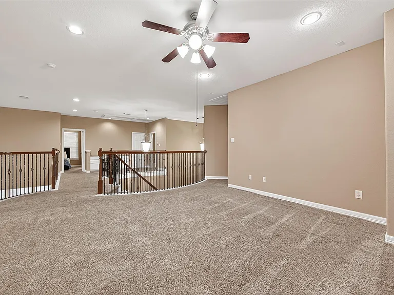 21103 Falcon Creek Ct — Photo 31