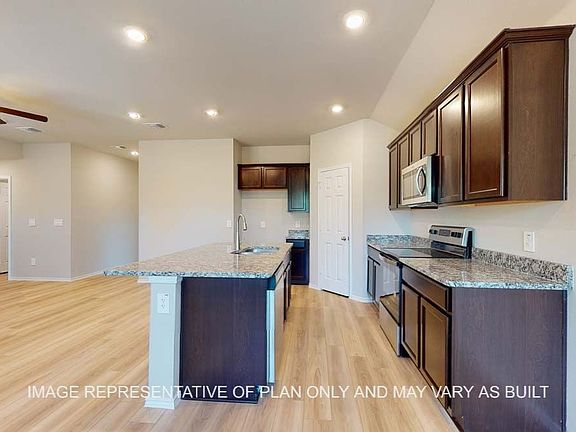 3rd image of 3005 Cyprian Rd