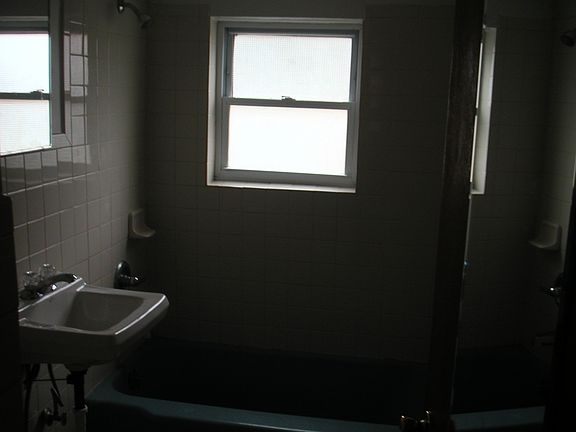 4th image of 5517 W 18th St