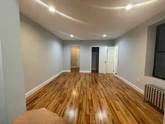 Rented by Bruma Realty LLC | media 9