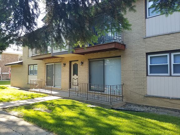 2nd image of 9855 El Cameno Ct APT 1E