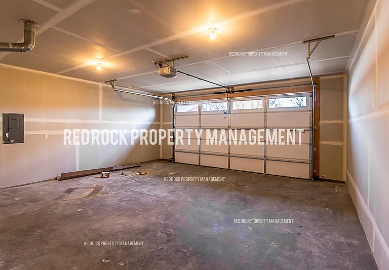 1118 N Davis Ln — Photo 3