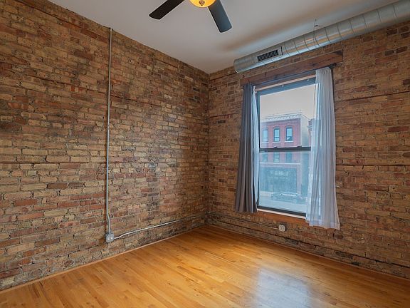 5th image of 2758 W Fullerton Ave #2F