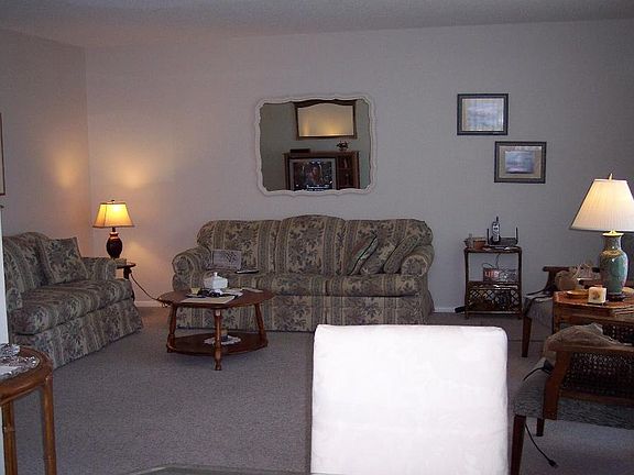 3rd image of 44 Vista Gardens Trl