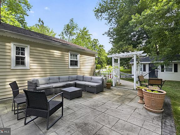 4th image of 1526 Brian Dr