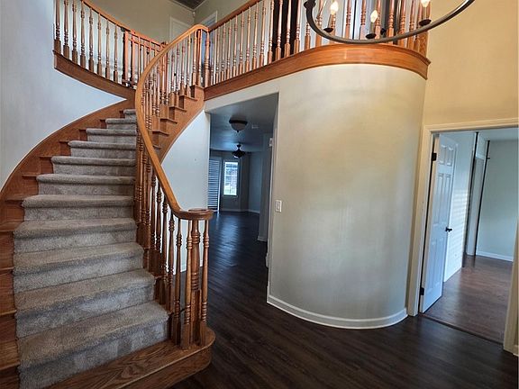 5th image of 13557 Pineridge Ct