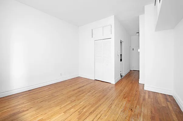 Rented by Compass | media 33