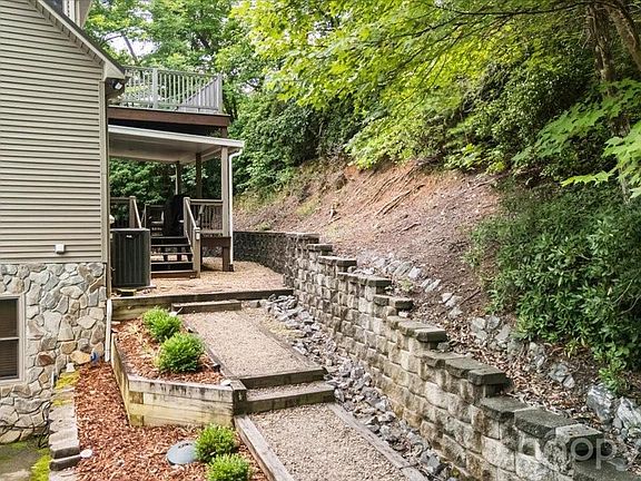 3rd image of 179 Rock Spring Rd