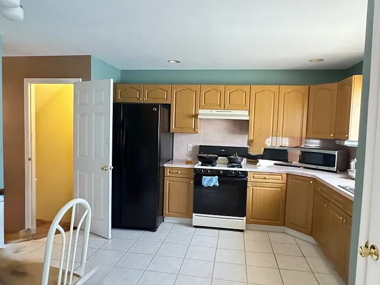 43 Boulder St — Photo 1
