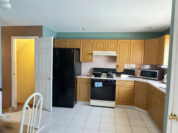 43 Boulder St, Staten Island, NY 10312