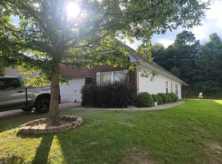 5300 Promenade Dr, Trussville, AL 35173