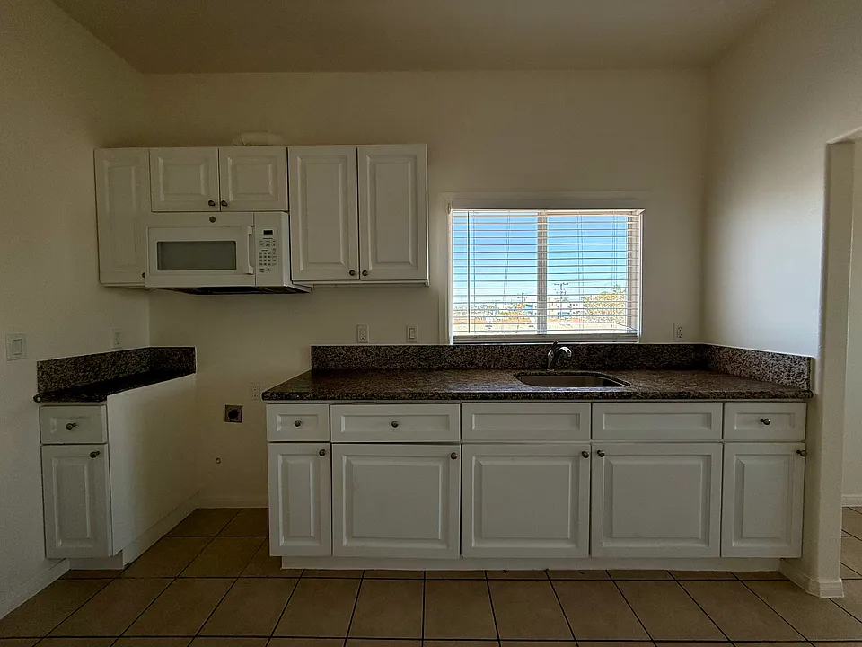 2266 Locust Ave #G