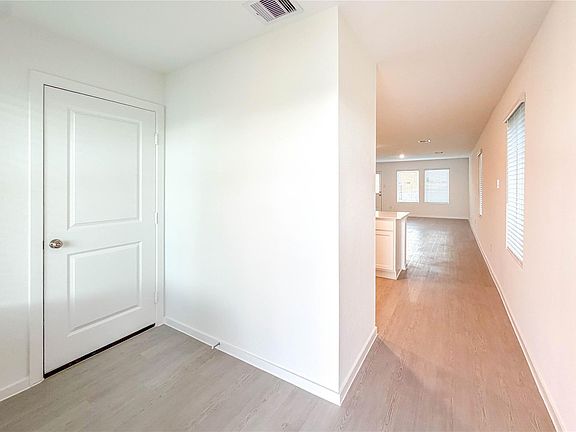 4th image of 3016 Angelic Rose Ln