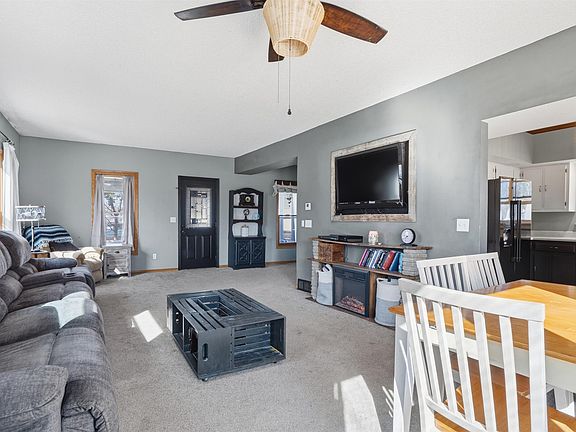 4th image of 326 2nd St