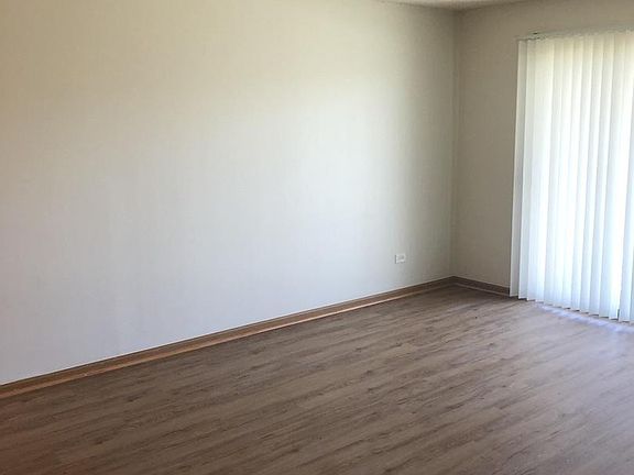 3rd image of 7537 175th St