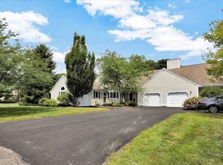 9 Chippers Ln #9, Mashpee, MA 02649