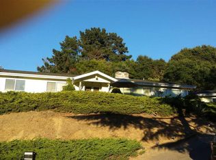 25 Riviera Ct, Oakland, CA 94605