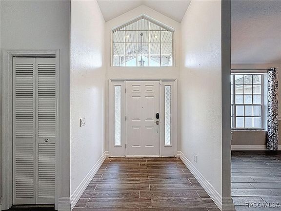 5th image of 11 Maidenbush Ct E