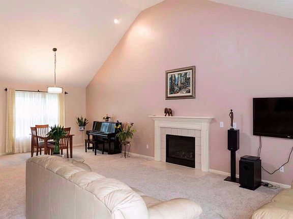 3rd image of 5815 Deerfield Village Dr