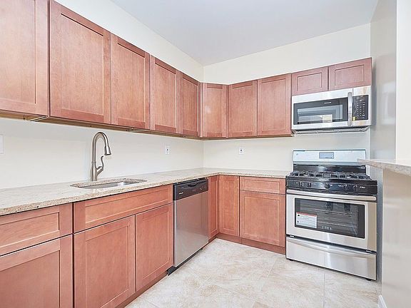 4th image of 3569 Broadway APT 10A