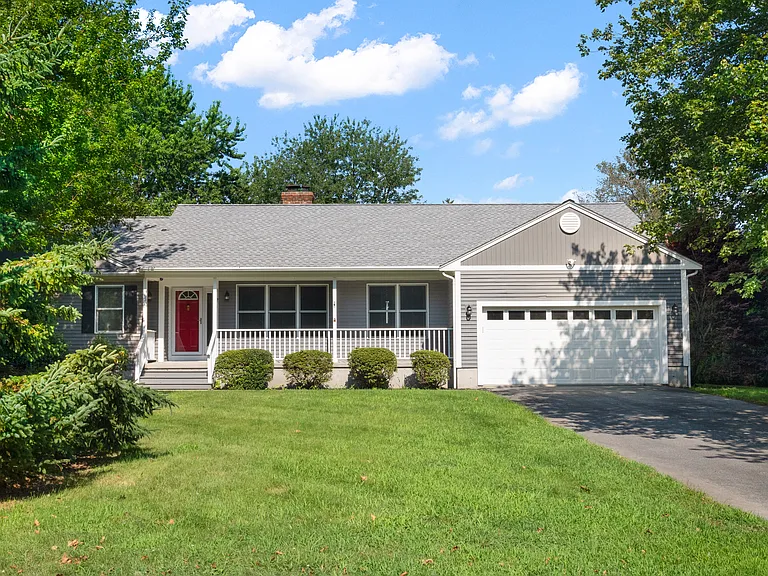52 Bluegrass Dr — Photo 4