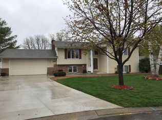 1921 Davis Ct, Shakopee, MN 55379