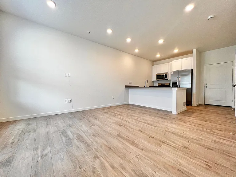 5479 Euclid Ct — Photo 3