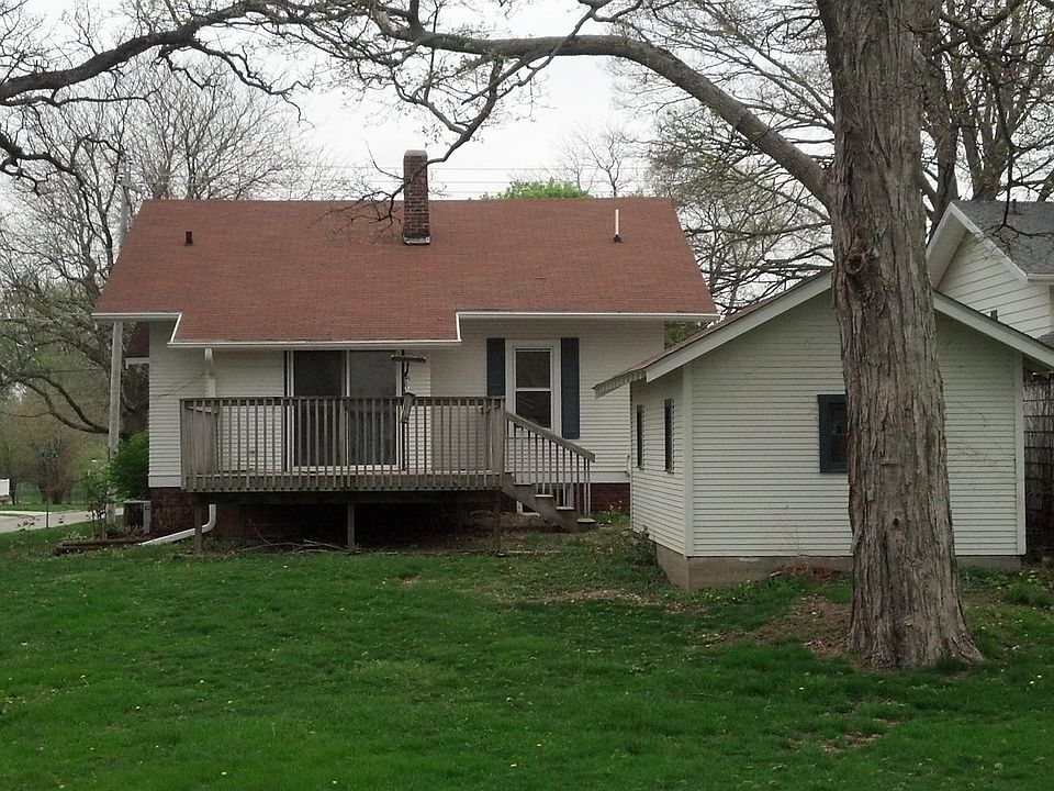 2nd image of 619 S 3rd Ave W