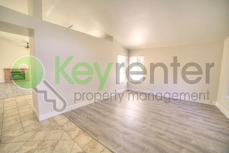 3 bed, 2.0 bath, 1417 sqft, $2,650 — Photo 3