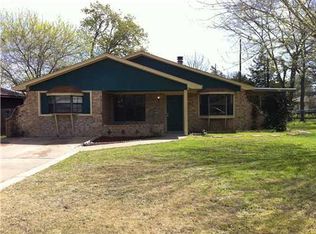4530 Woodbend Dr, Bryan, TX 77803