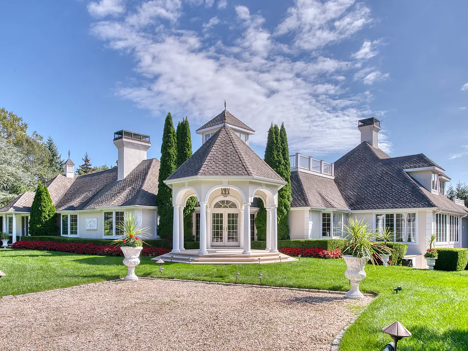2 Halsey Farm Dr
