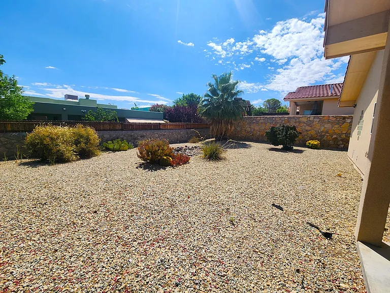 2777 Conventry 2777 Coventry — Photo 45