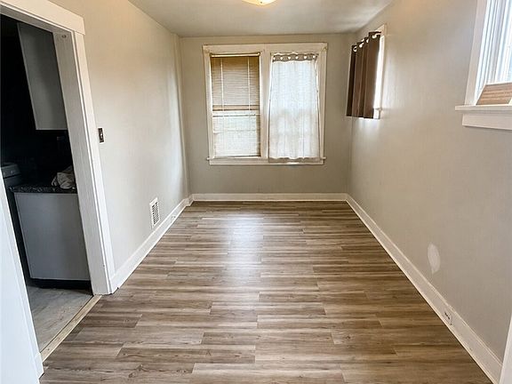 3rd image of 101 Oakland Ct