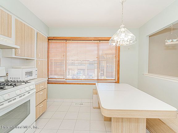 4th image of 97 Dogwood Ln