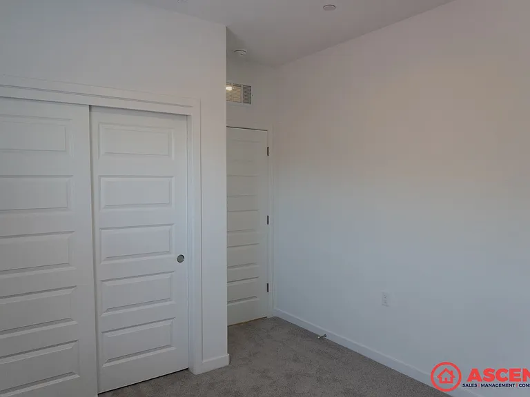 8206 Wandesford Dr — Photo 16