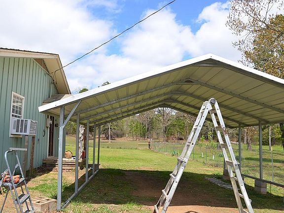 HOUSE: 2-car carport