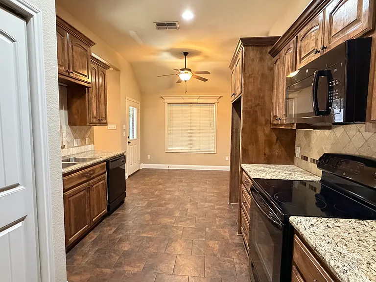 113 Falcon Way — Photo 4