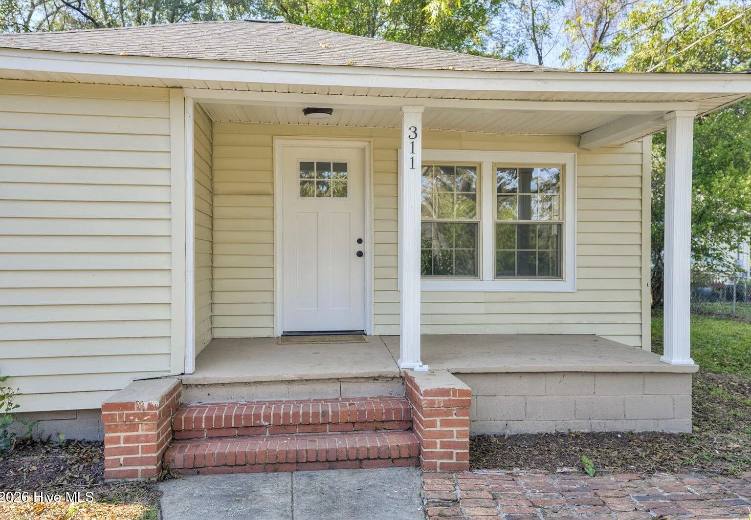 3 bed, 2.0 bath, $1,500 — Photo 2
