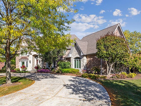 4th image of 118 Forest Edge Ct