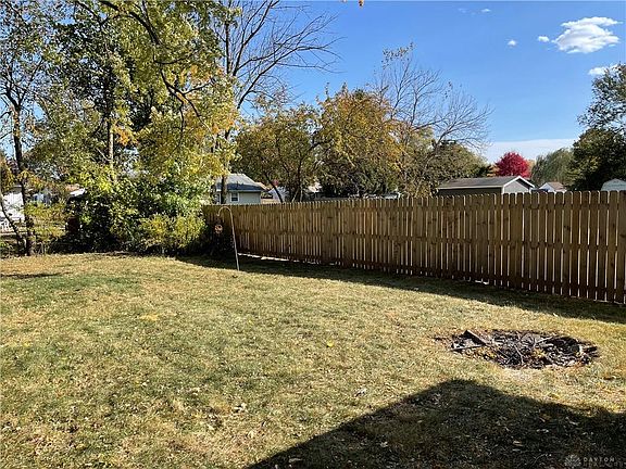 2nd image of 918 Firwood Dr