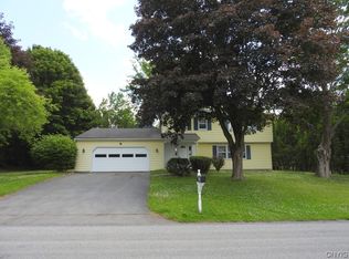 8186 Old Sunridge Dr, Manlius, NY 13104