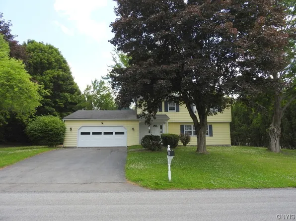 8186 Old Sunridge Dr, Manlius, NY 13104