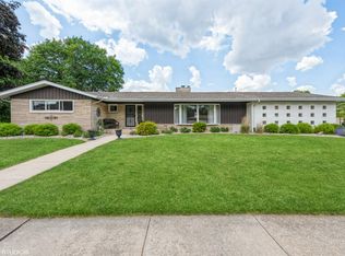 2005 Vine St, Valparaiso, IN 46383