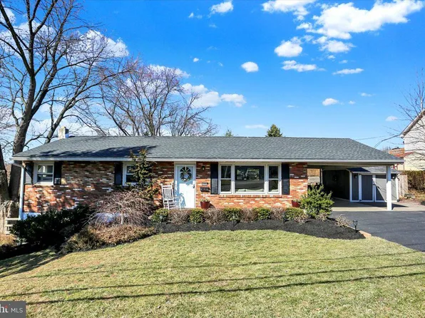 1502 Spring Garden Dr, Middletown, PA 17057