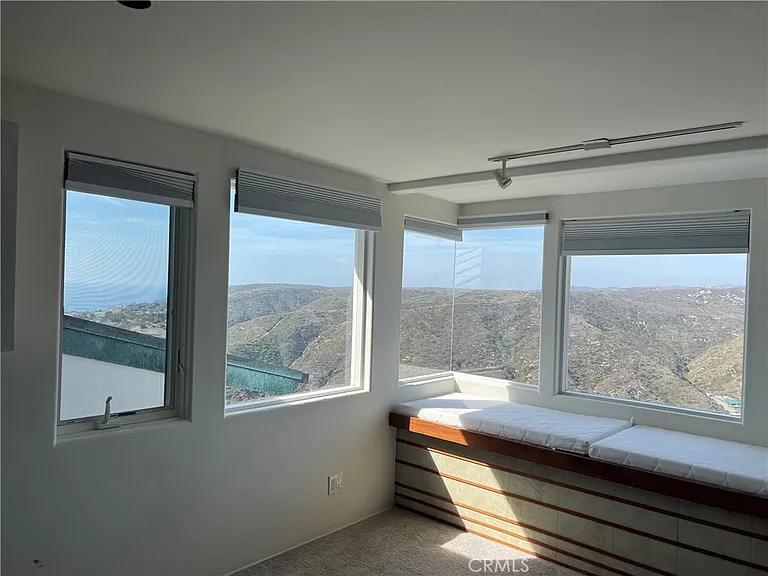 1569 Skyline Dr — Photo 21