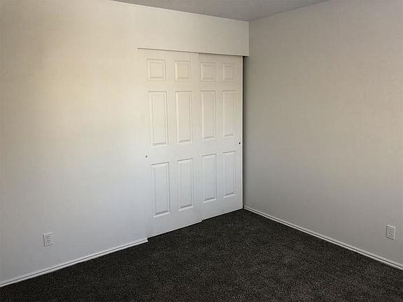 4th image of 519 E 3195 S