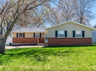 2124 Graham Cir, Dubuque, IA 52002