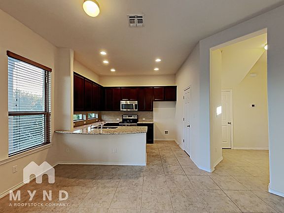 4th image of 2105 Town Centre Dr Unit 25