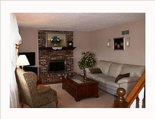 4th image of 669 Huntington Dr
